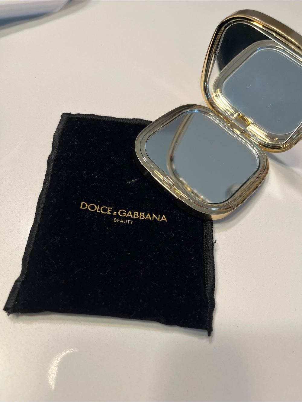 Dolce & Gabbana magnifying gold Compact mirror.. used once - Picture 5 of 5